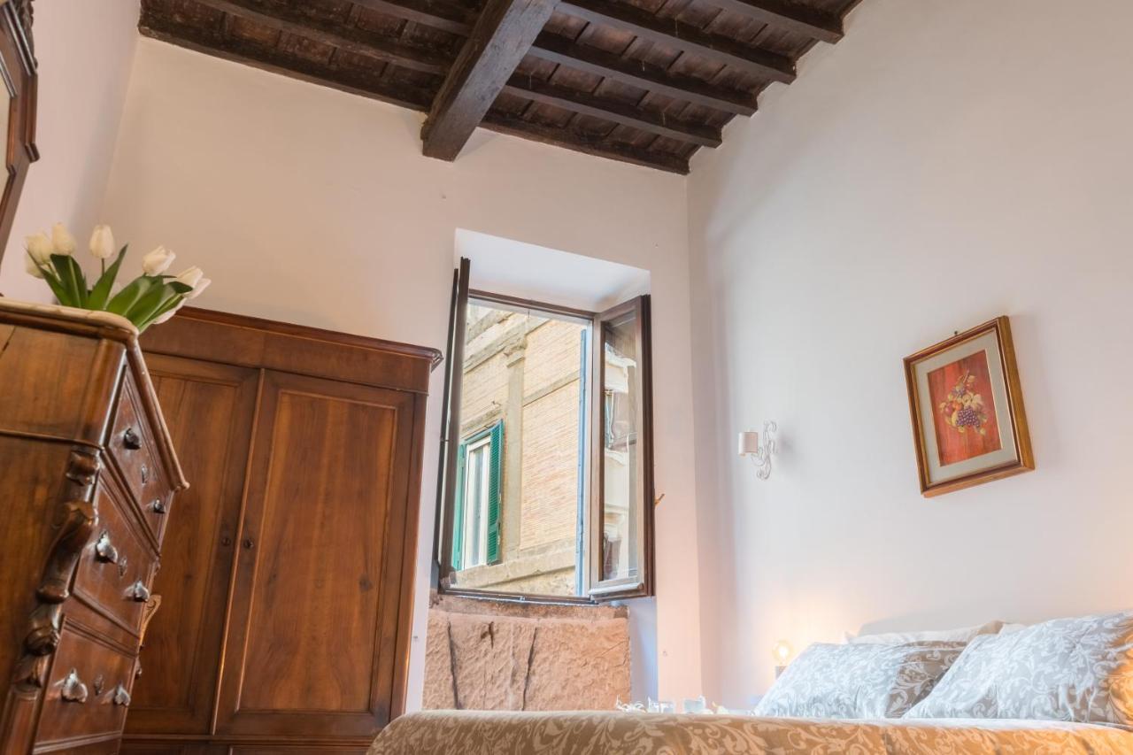 Apartment Secret Coronari *