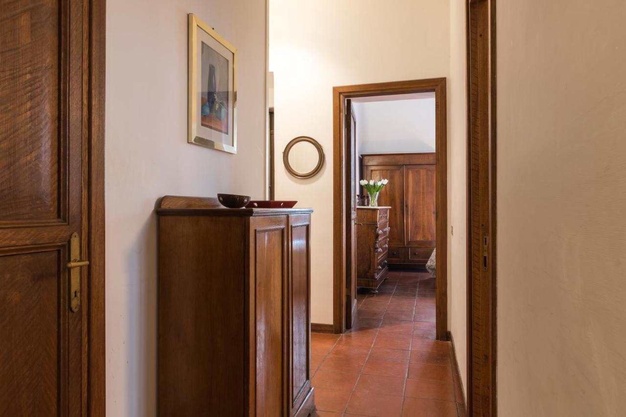 Apartment Secret Coronari Rome