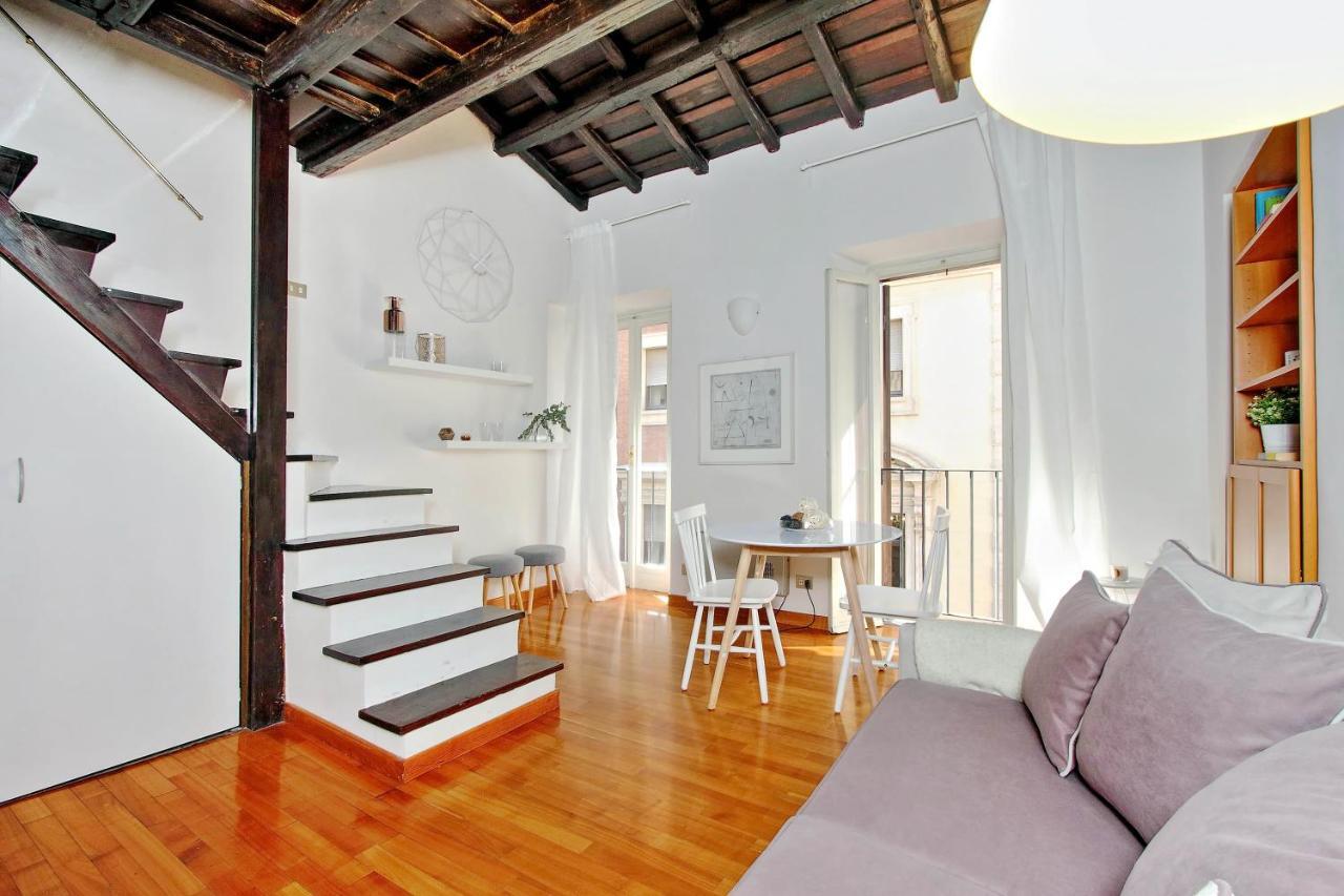 Rent In Trevi Fountain Apartment *