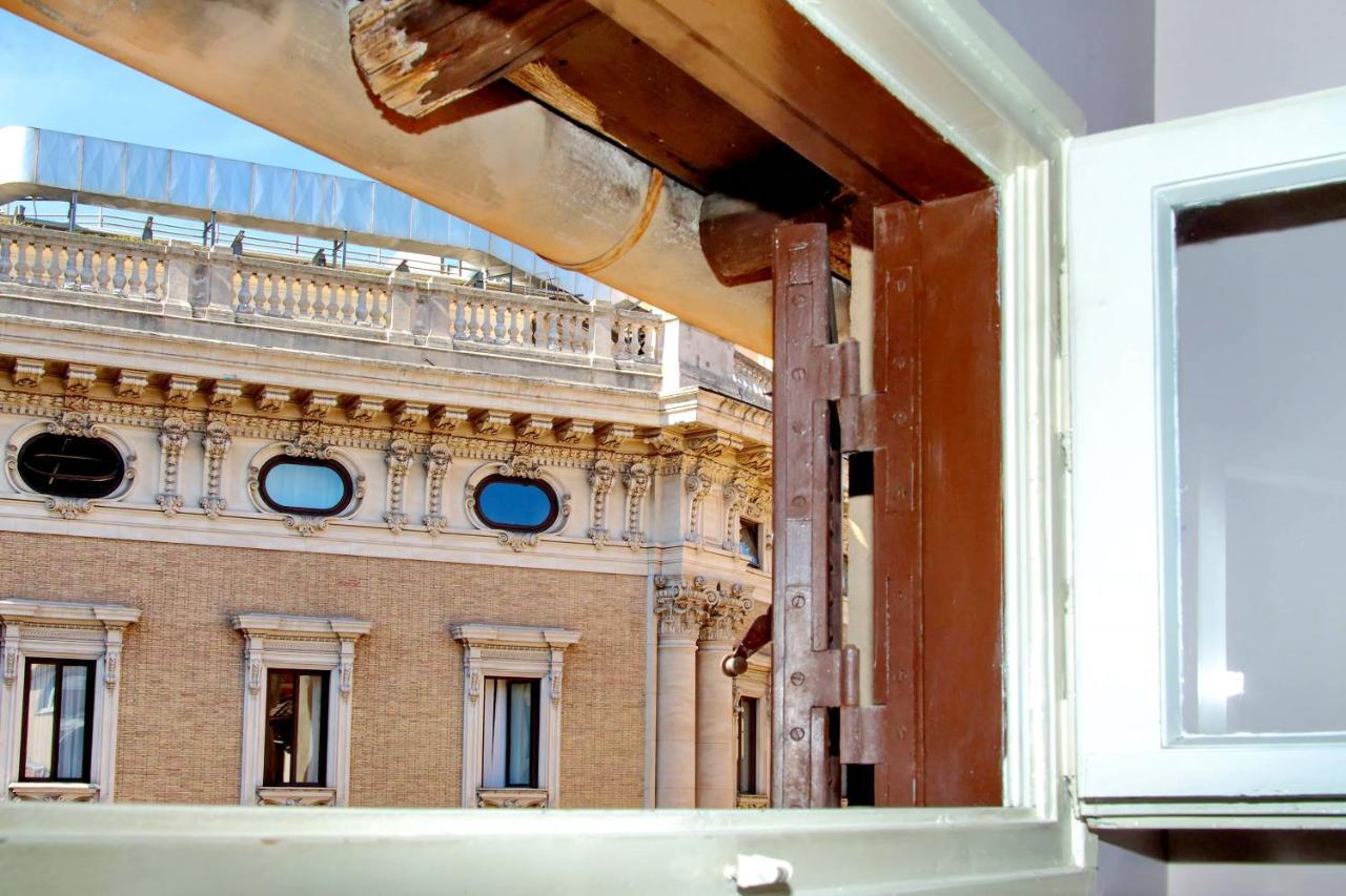Rent In Trevi Fountain Apartment