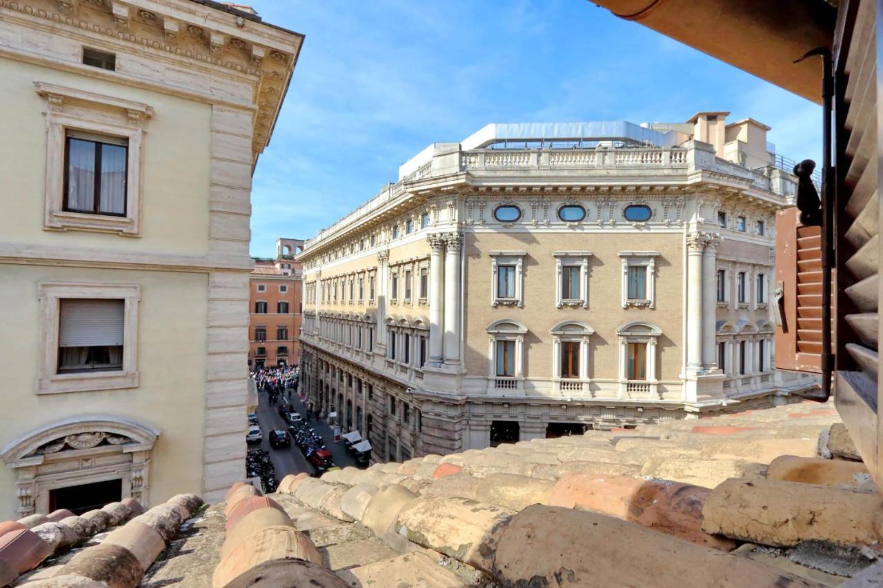 Rent In Trevi Fountain Apartment Rome