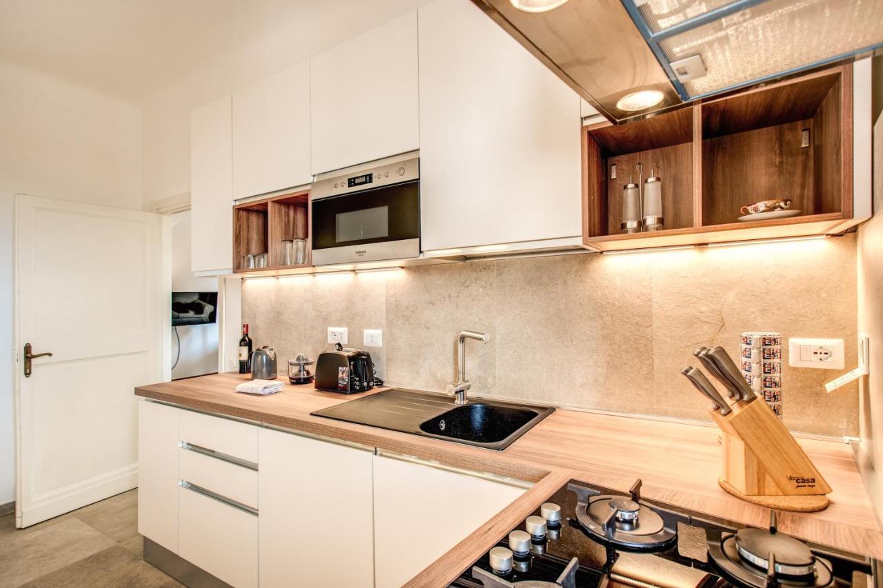 Cavour Attic With Terrace Apartment Rome