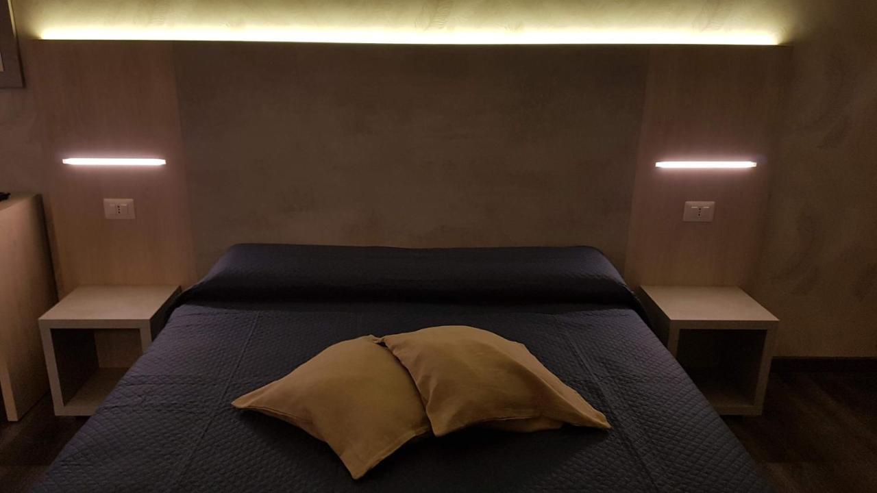 Domus 2* Roma