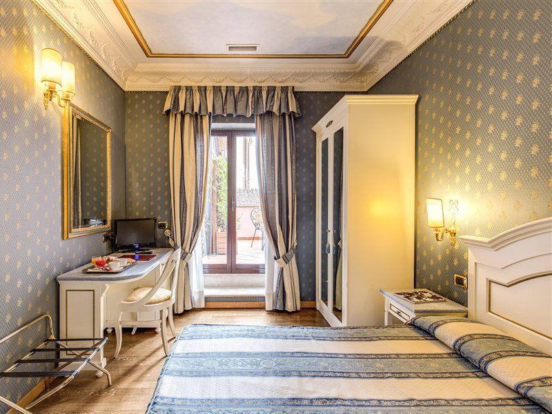 Hotel La Lumiere Di Piazza Di Spagna 3*