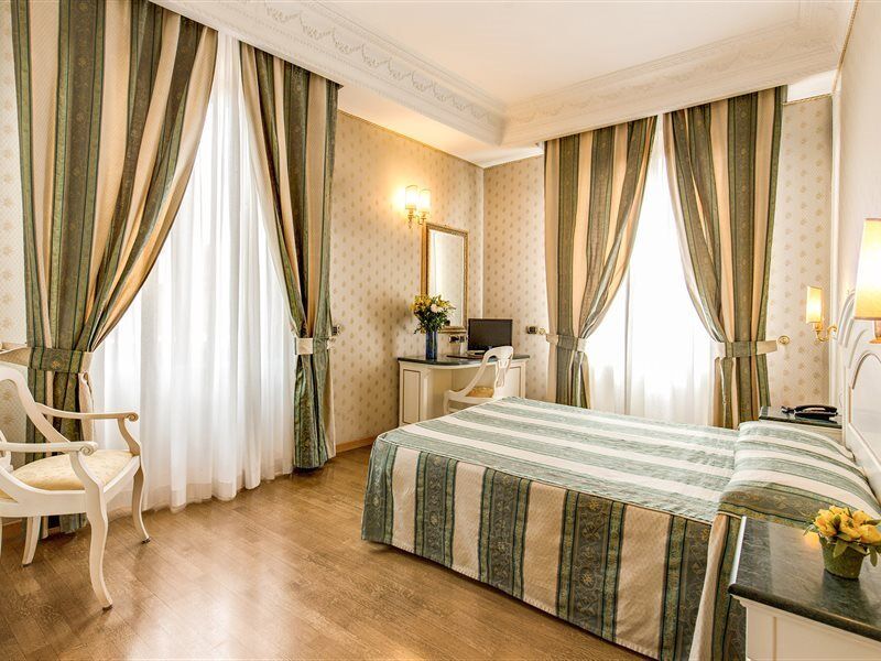 Hotel La Lumiere Di Piazza Di Spagna Rome