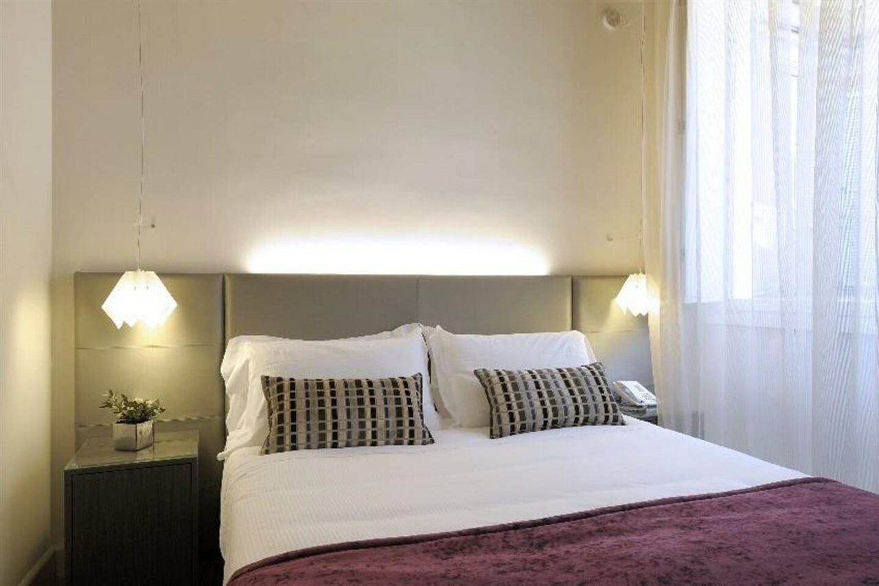 Trevi Palace Luxury Hotel 4*