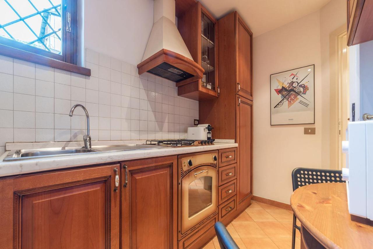 Apartment Amazing In Campo De Fiori - Fromhometorome *