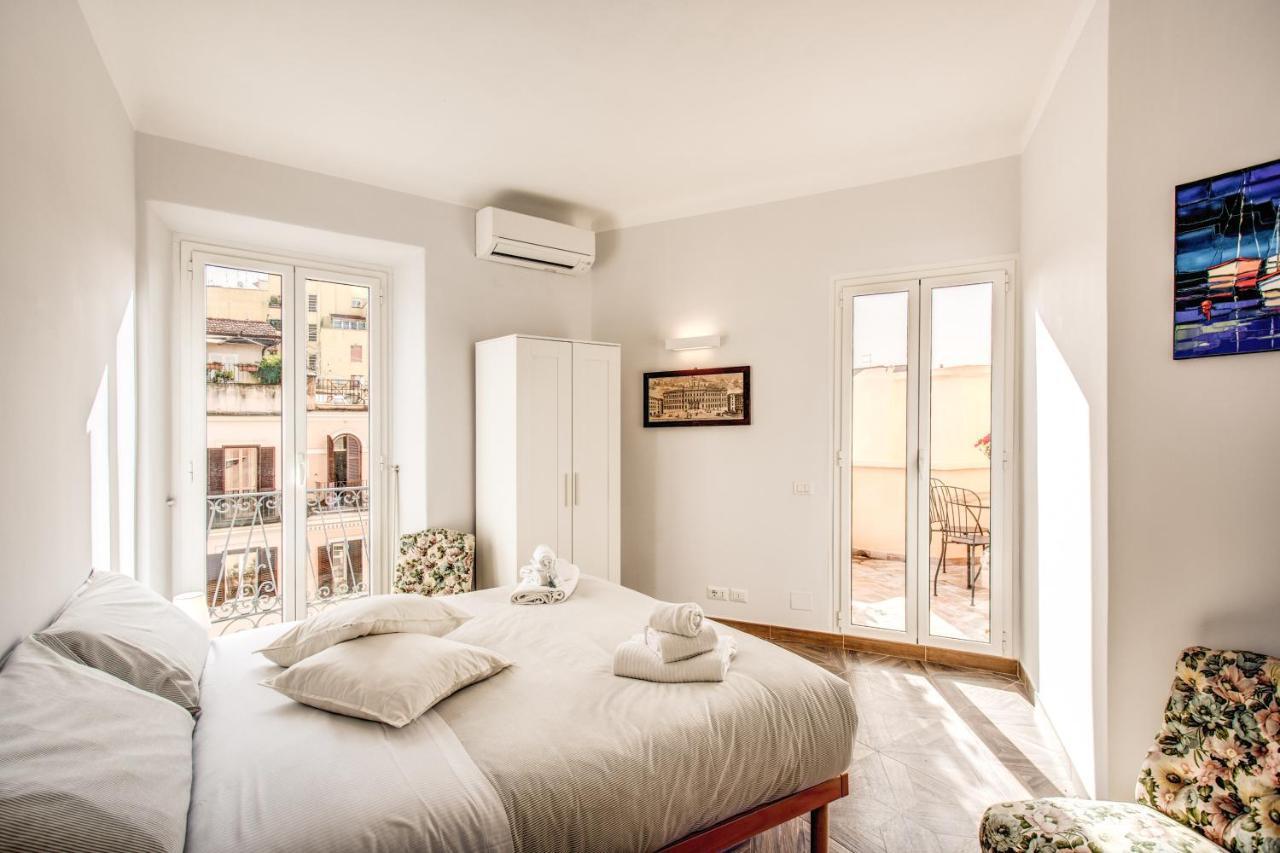 Cavour Attic With Terrace Apartment