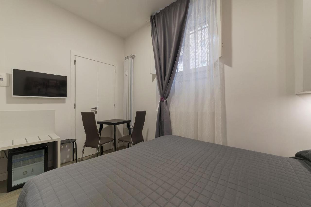 Domus Mazzini Acomodação com café da manhã  2*