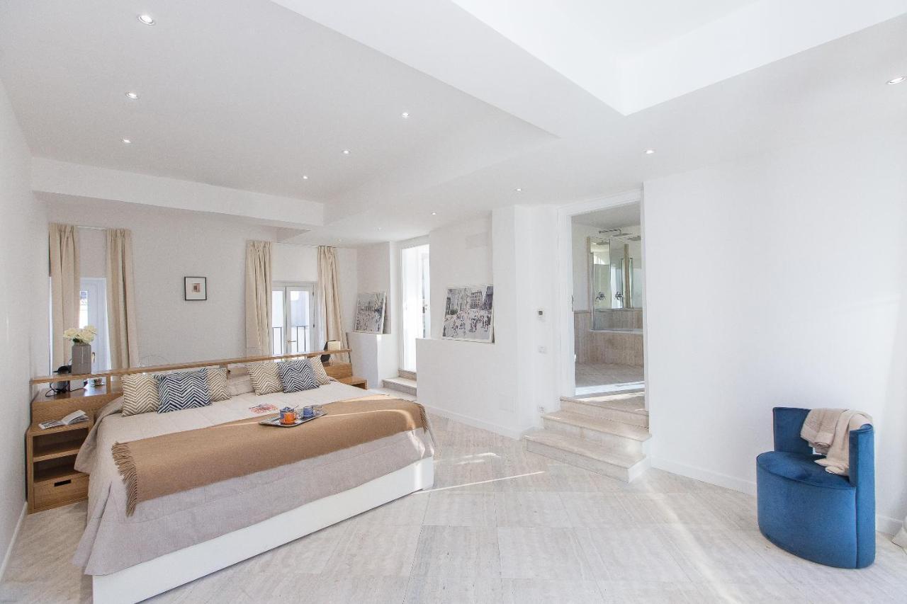 Amazing Penthouse Piazza Venezia Apartment