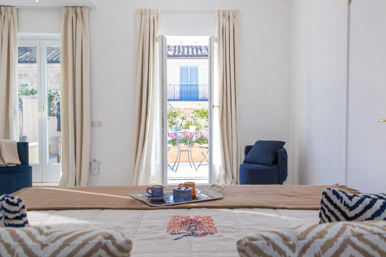 Amazing Penthouse Piazza Venezia Apartment