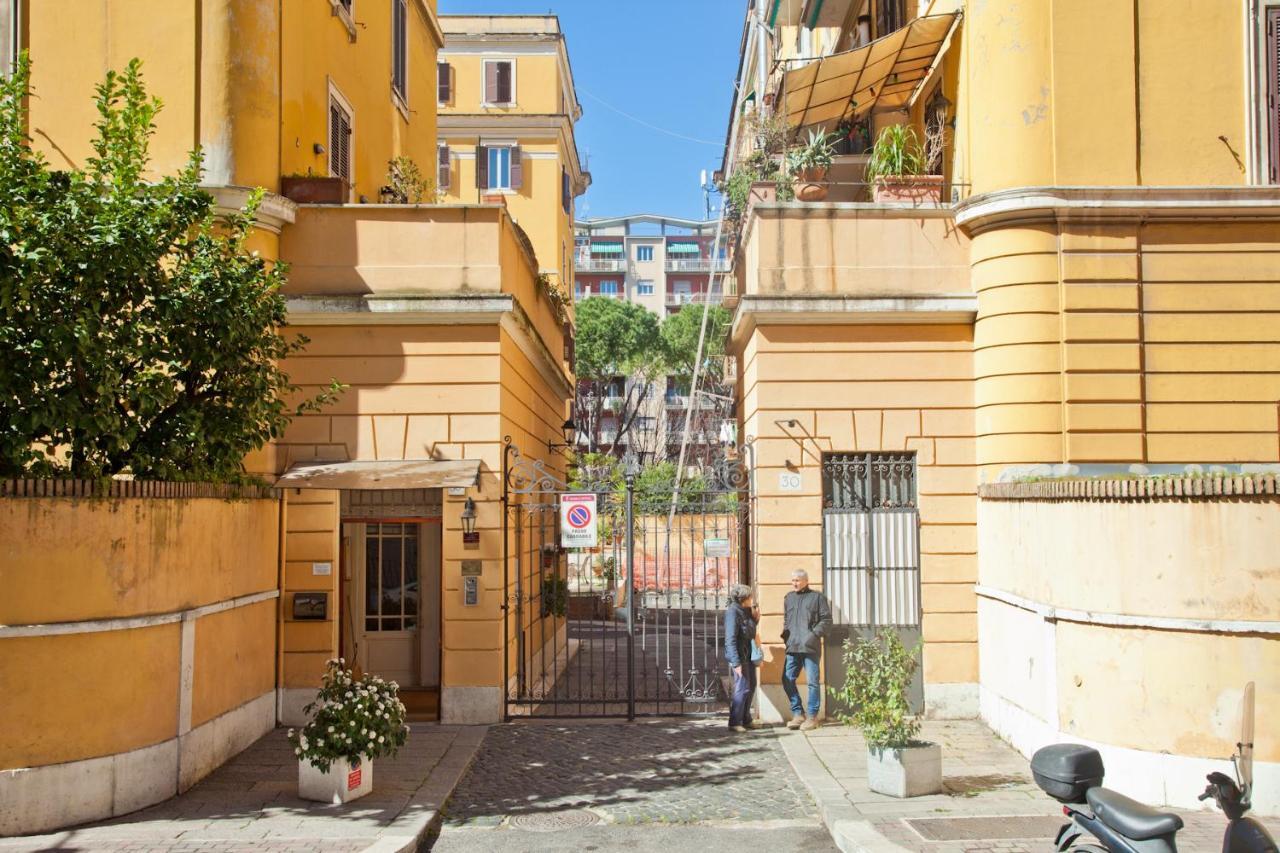 Porta Portese Colorful Flat Appartement