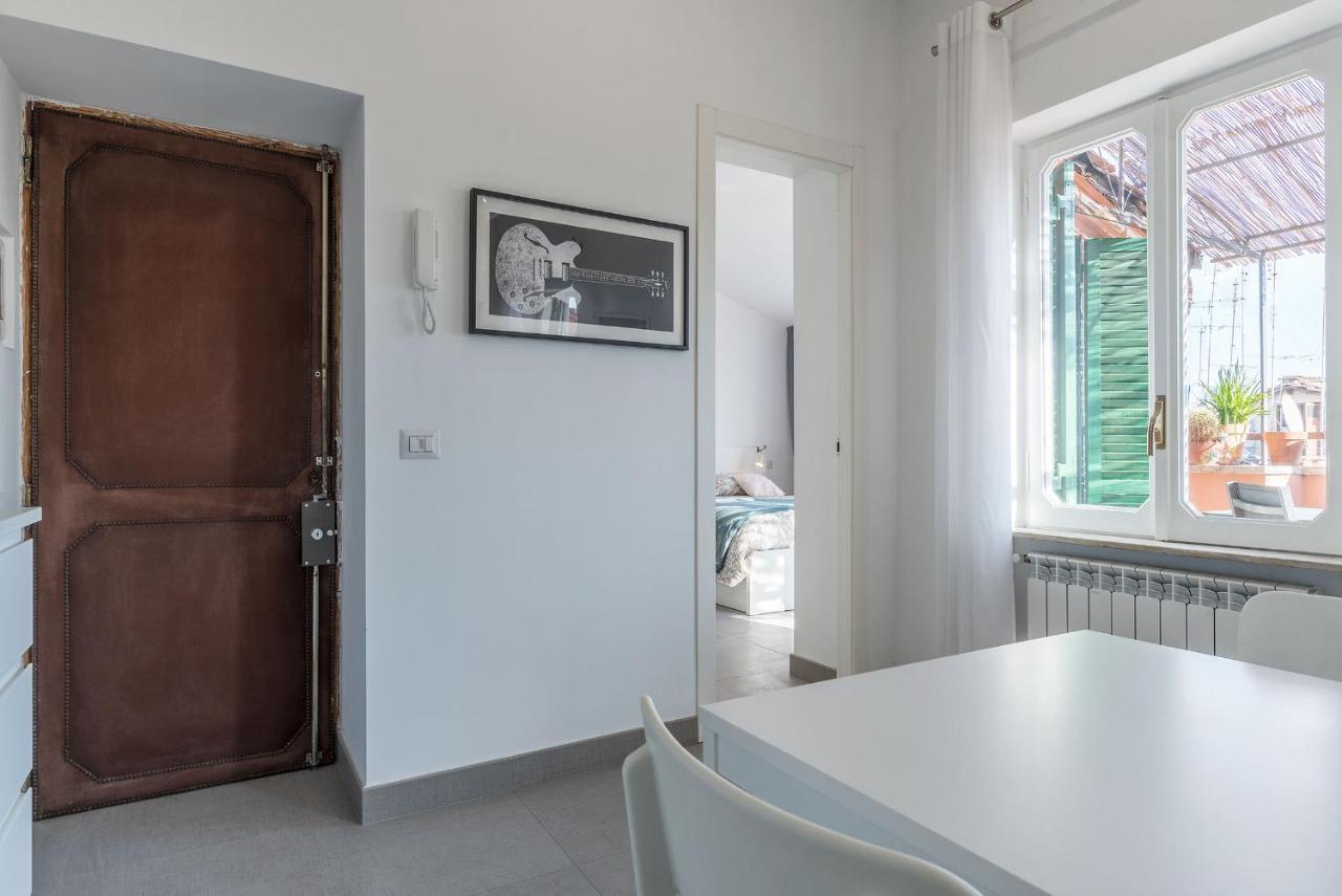 Piazza Navona Panoramic Penthouse Apartment Rome