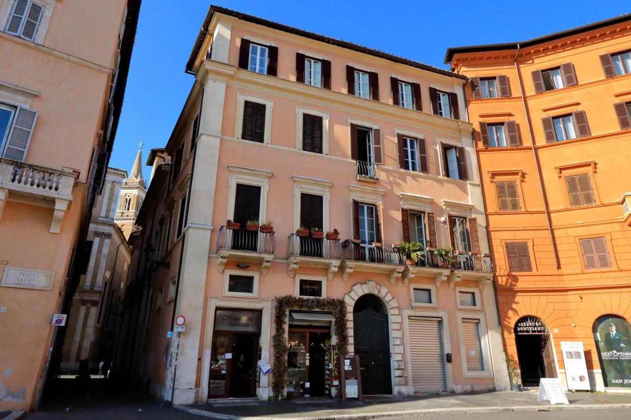 Navona *