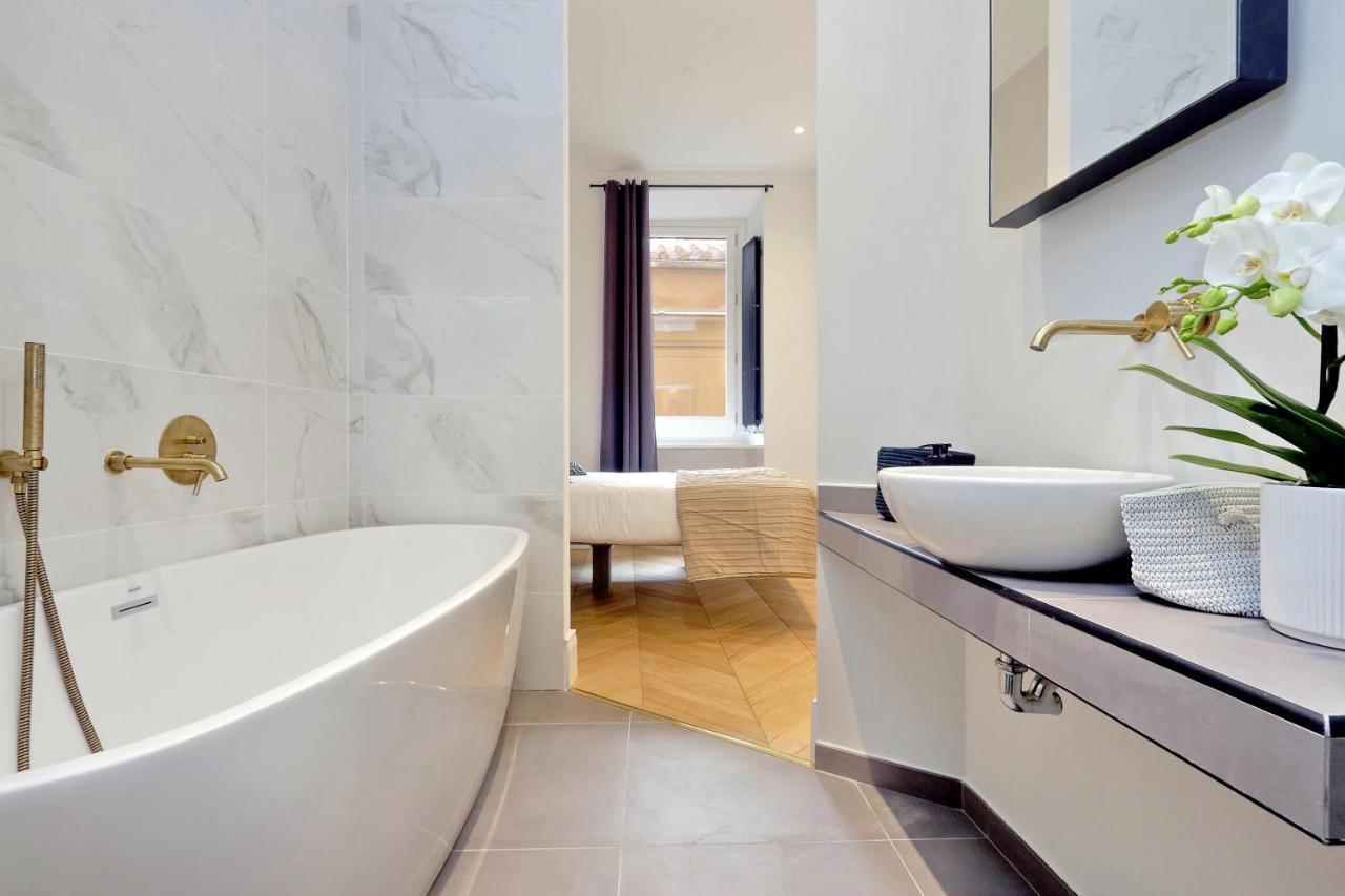 Eve At Trevi Fountain Appartement