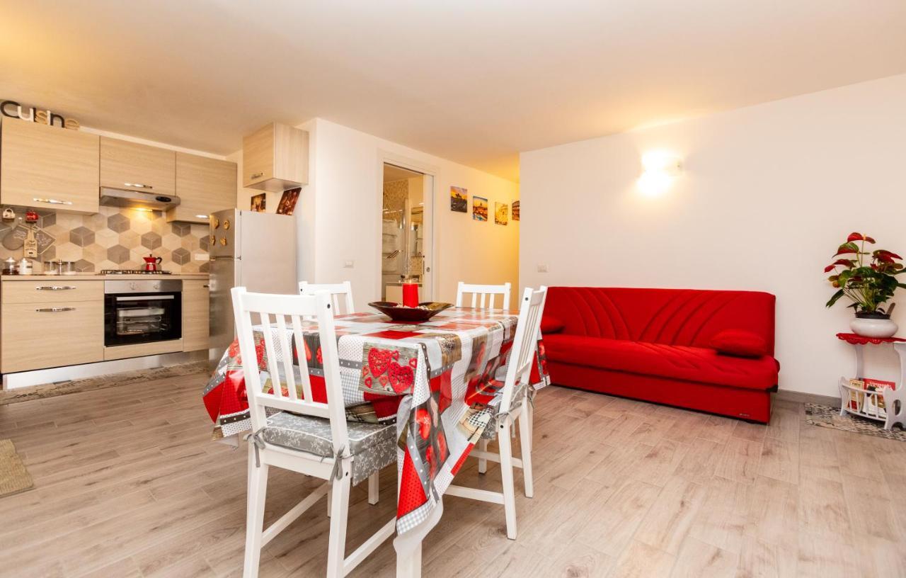 Sweet Station Apartment