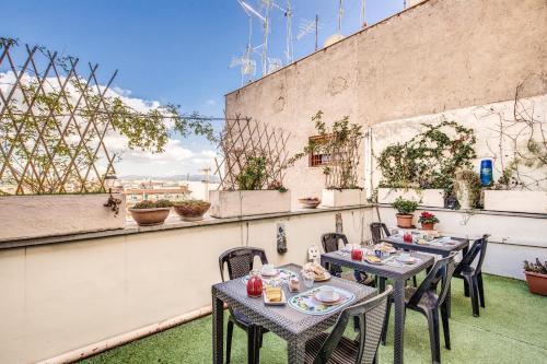 Piramide Terrace Rome