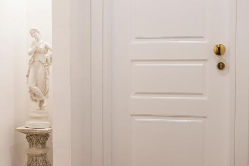 Domus Trevi Bed & Breakfast