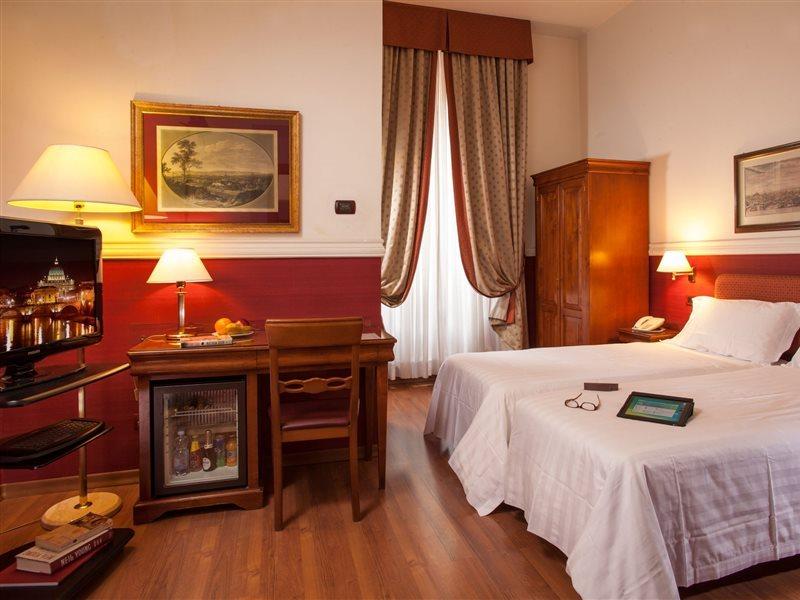 Cosmopolita Rome, Tapestry Collection By Hilton Hotel