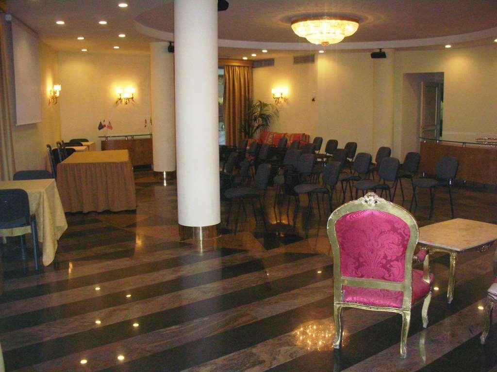 Quadrifoglio Eur Hotel 3*