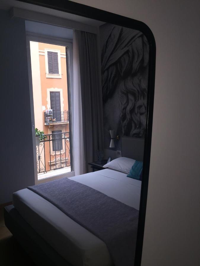Milizie 76 Gallery Rome