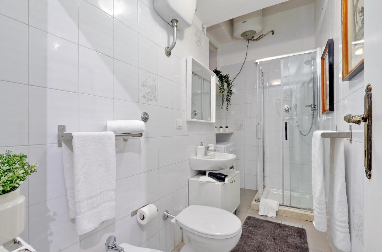 Urbana Apartment *