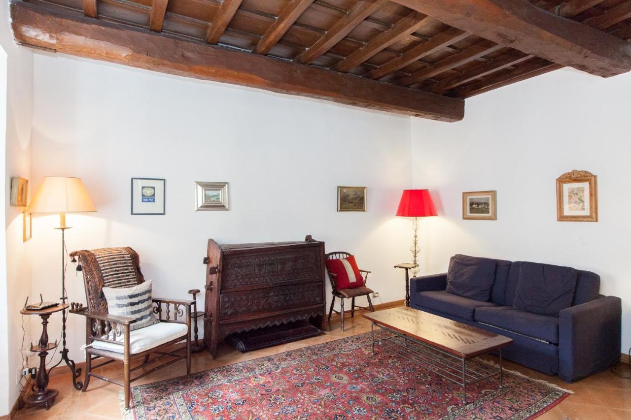 Libri Flat Rome