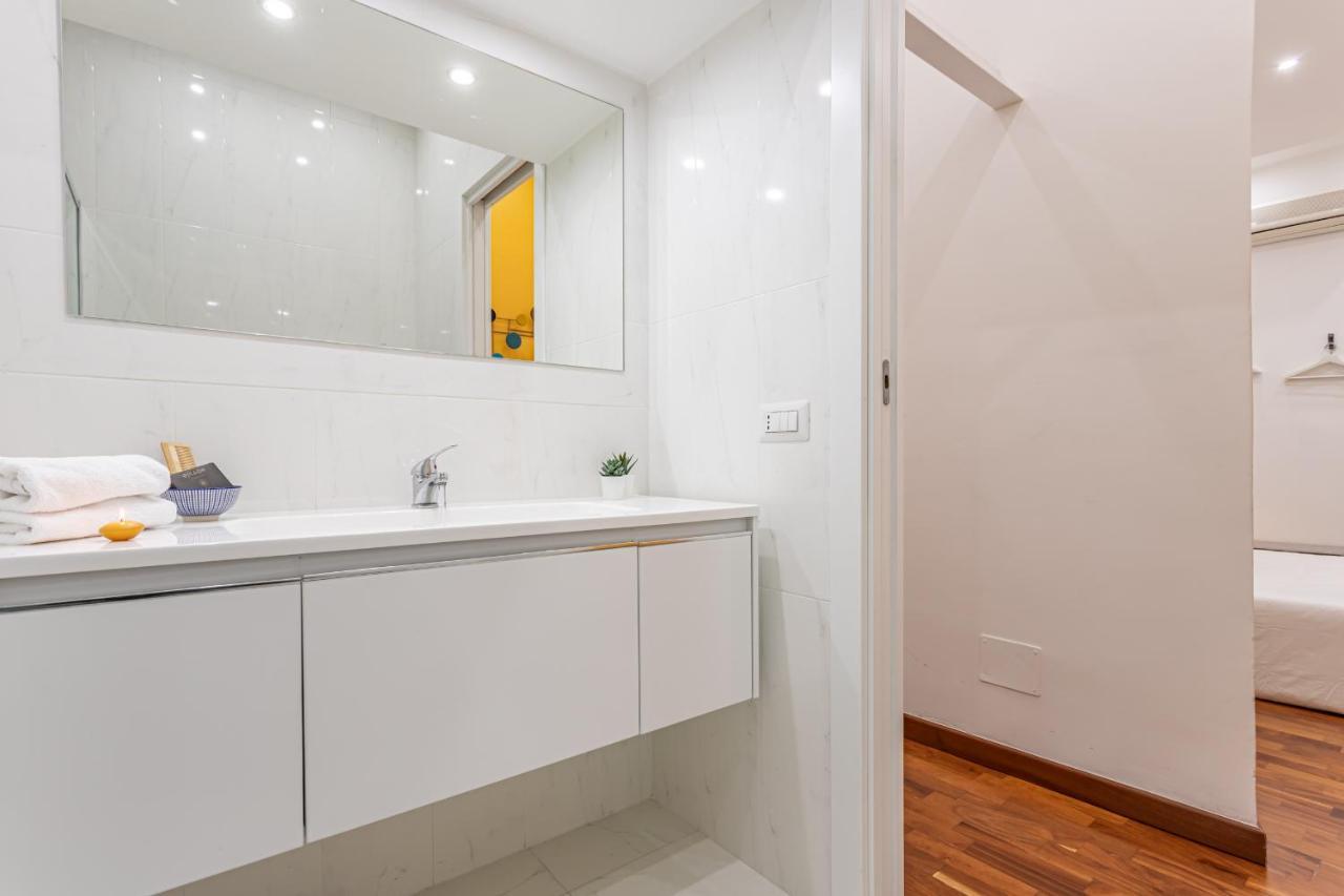 Design Trevi Fountain Apartment