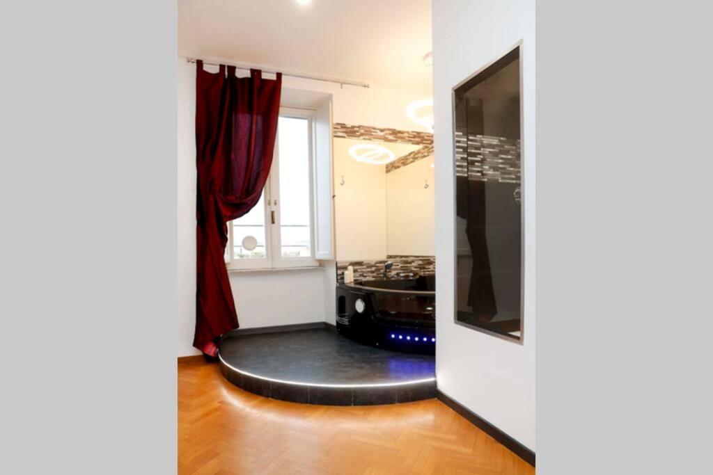 Black Enchanting Jacuzzi Trastevere - Collection Appartement