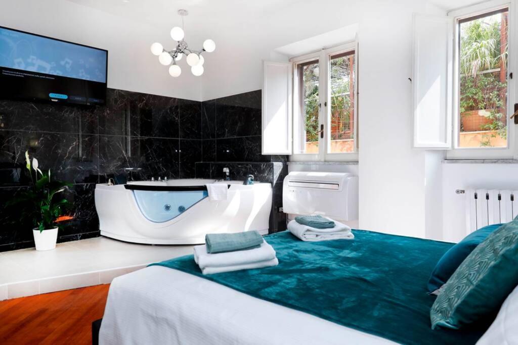 Pantheon Amazing Jacuzzi - Collection *