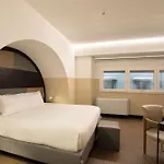 Cosmopolita Hotel Rome, Tapestry Collection By Hilton