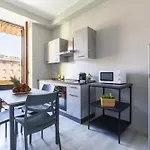 Hostly-The Happya Lodge-By San Giovanni Laterano