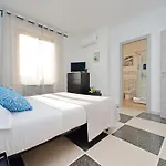 The Colours Rooms Guest House