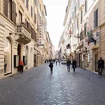 Frattina Spanish Steps Apartment