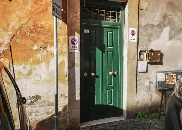 Flatinrome Trastevere Deluxe Rooms - Green Patio