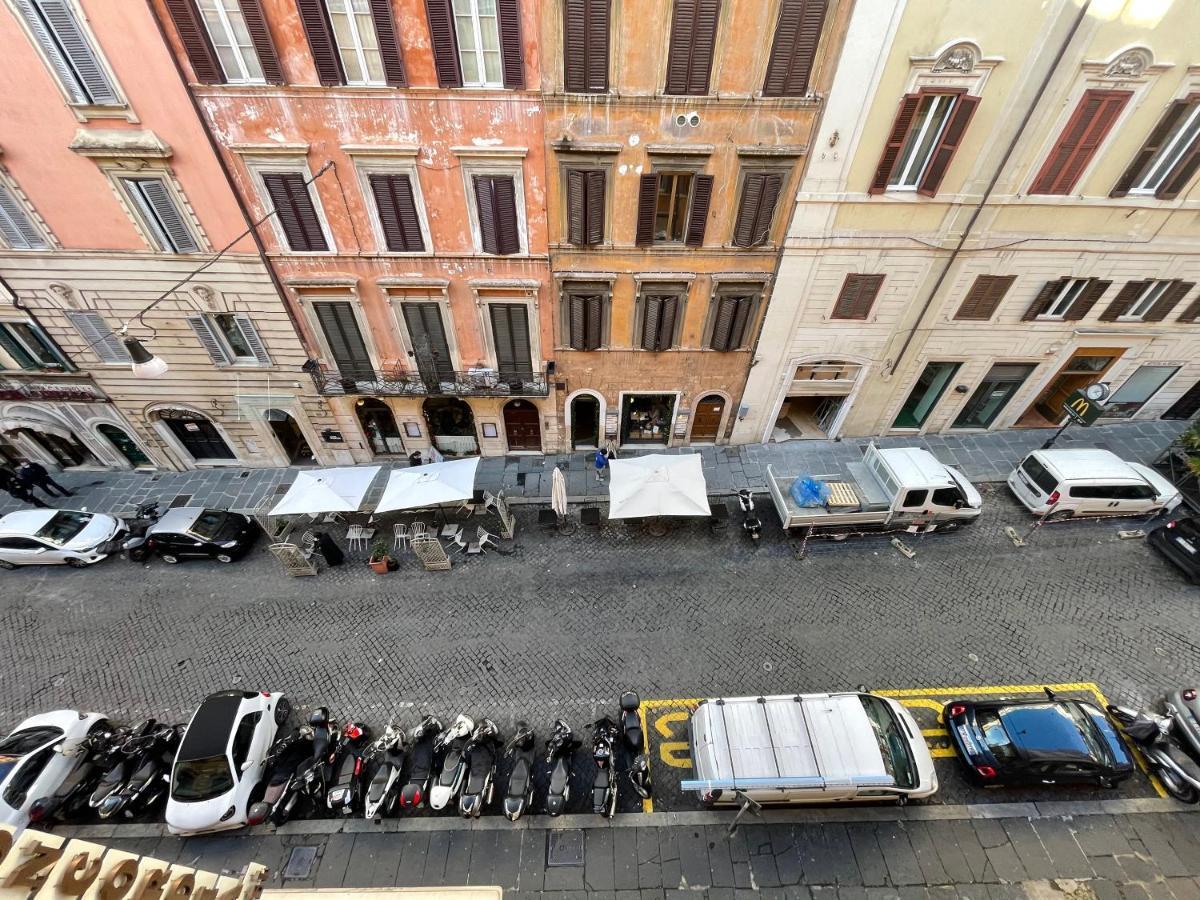 Apartment Holidays At Charme Rome