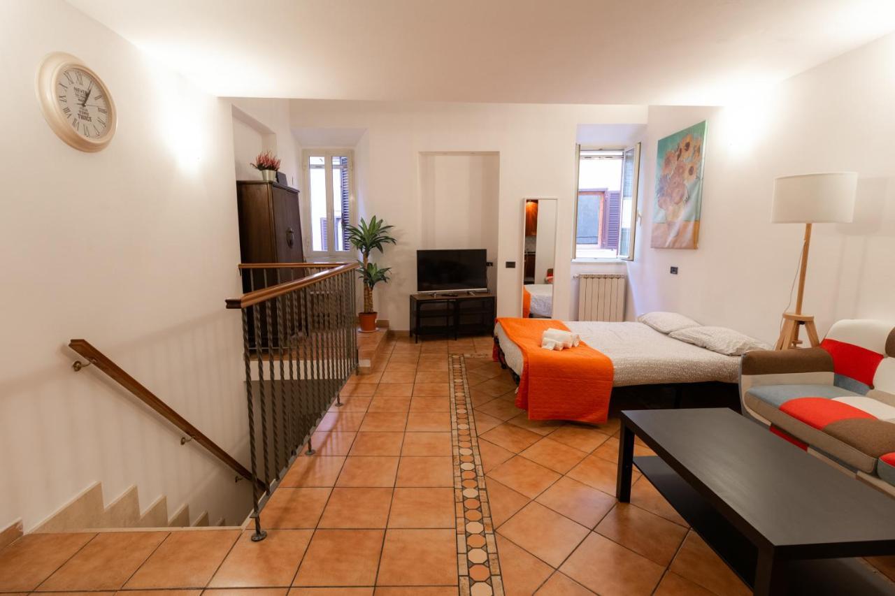 Apartment Trastevere Four Seasons Trilussa 1 *