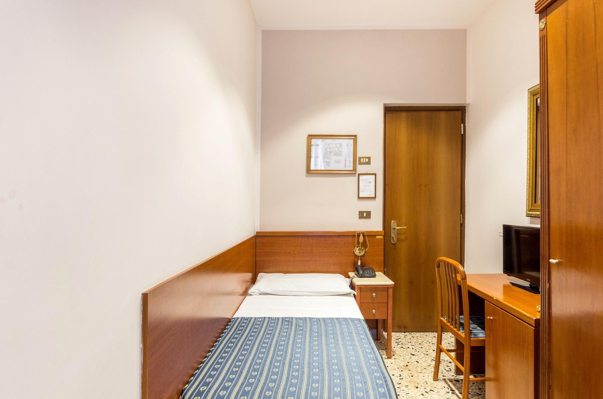 Tempio Di Pallade Hotel Rome