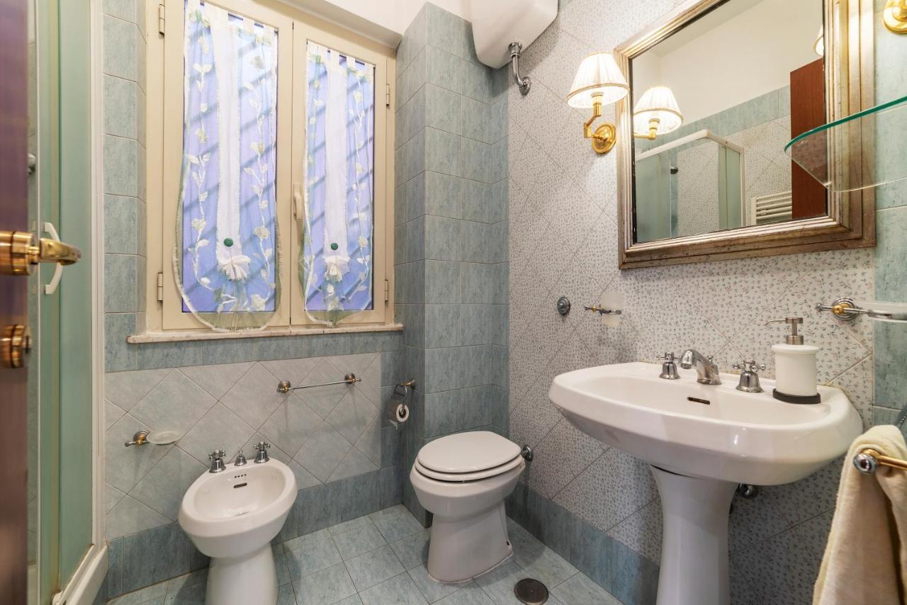 Monteverde Roomy Sun And Flowers Apartment Rome
