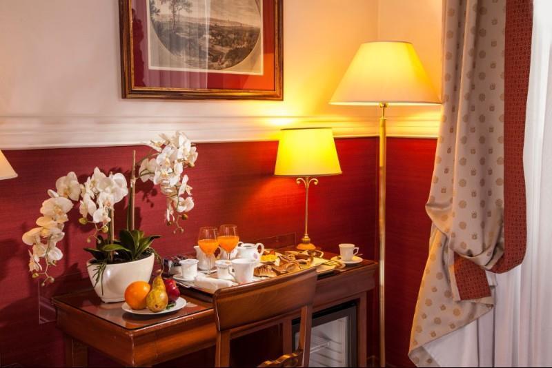 Cosmopolita Rome, Tapestry Collection By Hilton