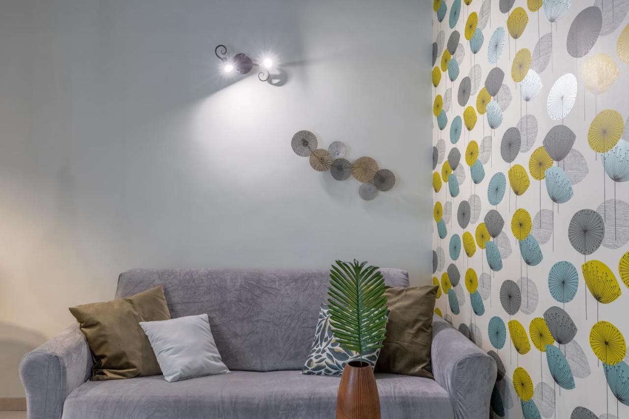 Apartment Iflat Colosseo Flower Rome