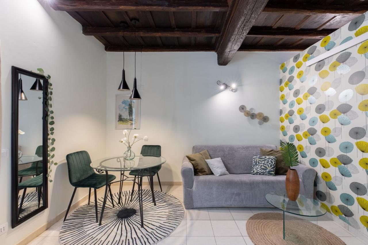 Iflat Colosseo Flower Apartment *