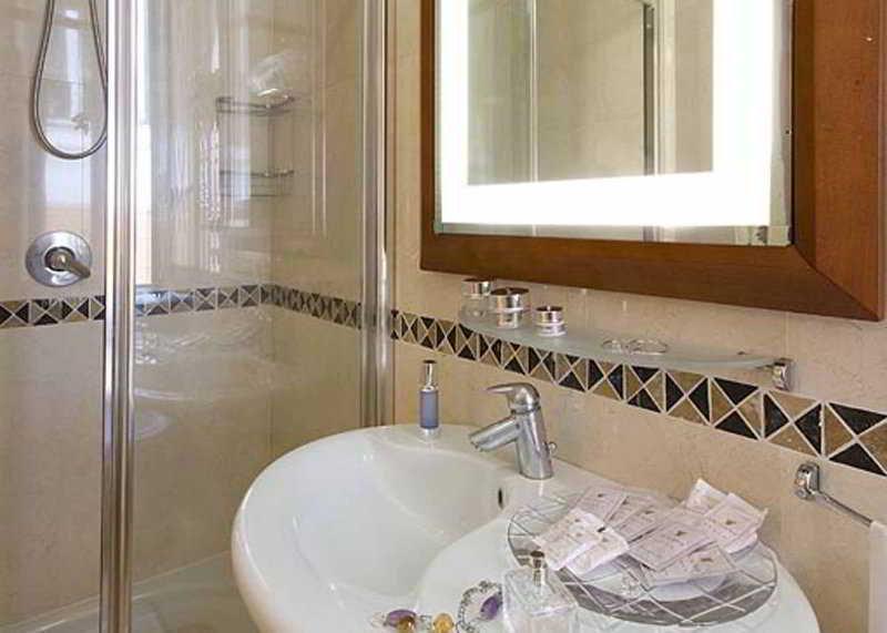 Bolivar Hotel