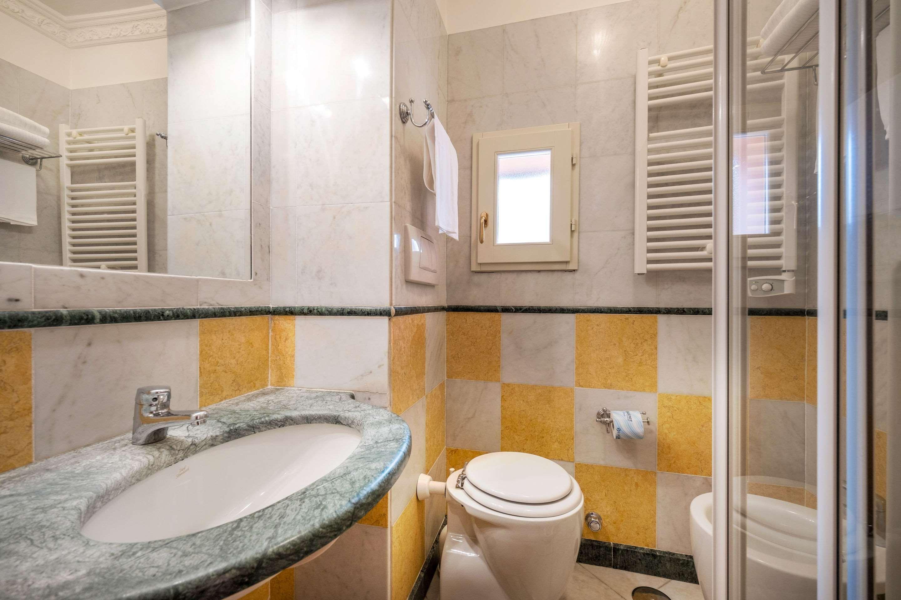 Bolivar 4* Rome