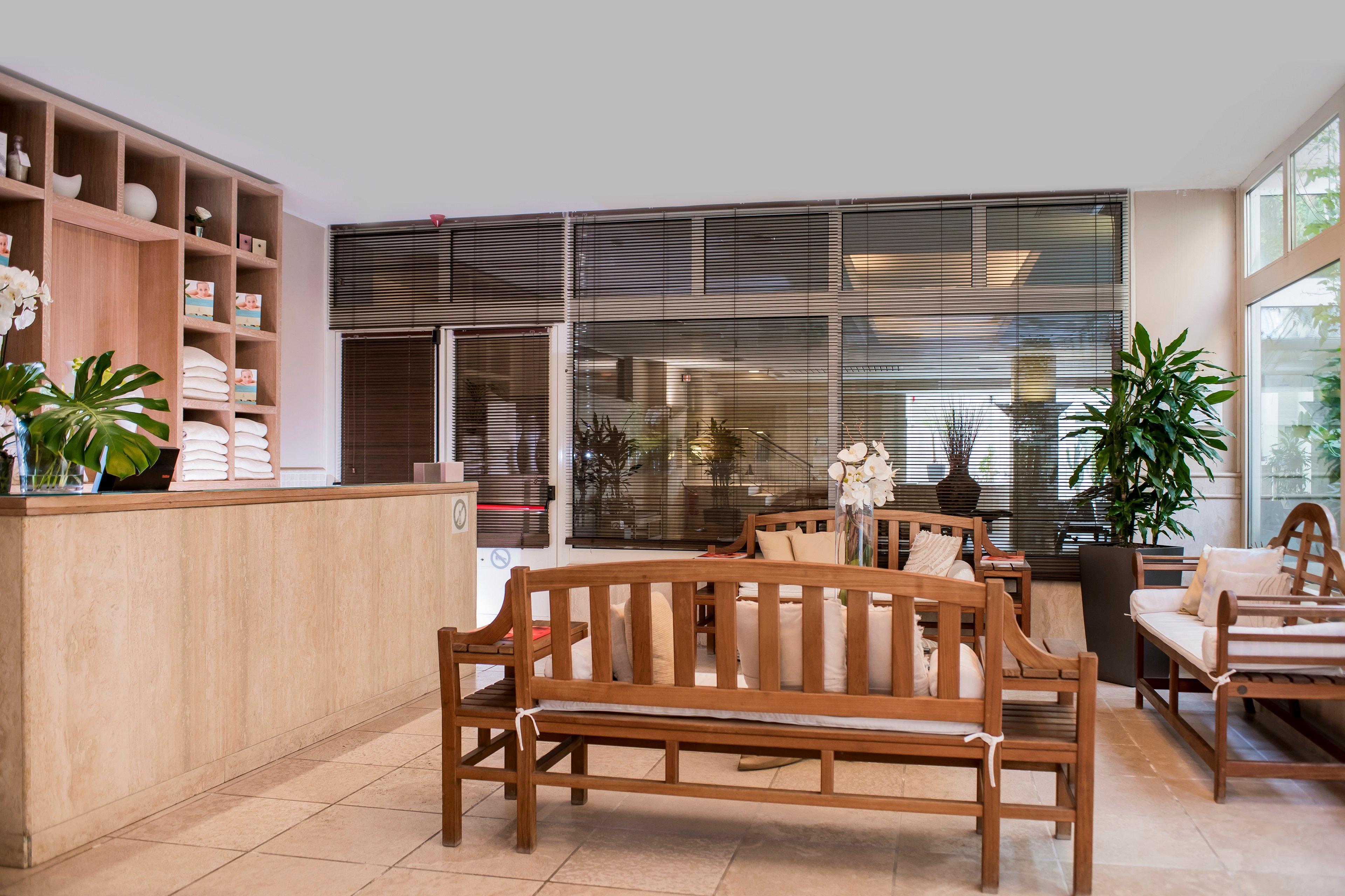 Hotel Crowne Plaza St. Peter's By Ihg 4*