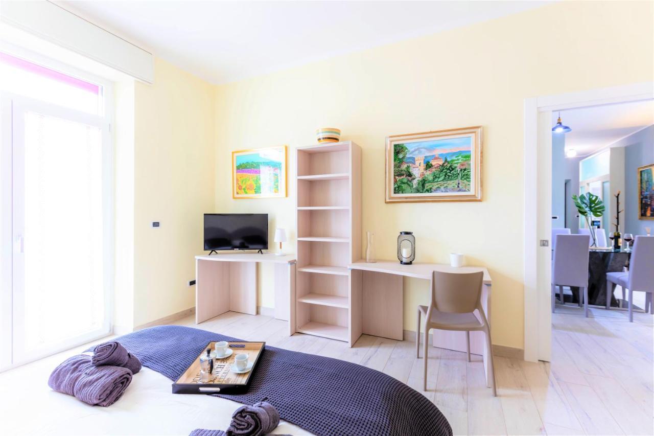 Hostly - Art & Color Midtown - 3br 2ba *