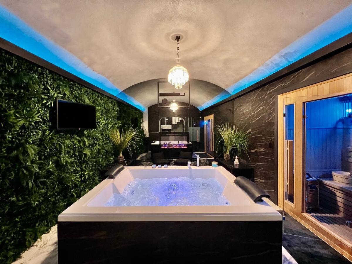 Romantic Wellness Colosseo Apartment Rome