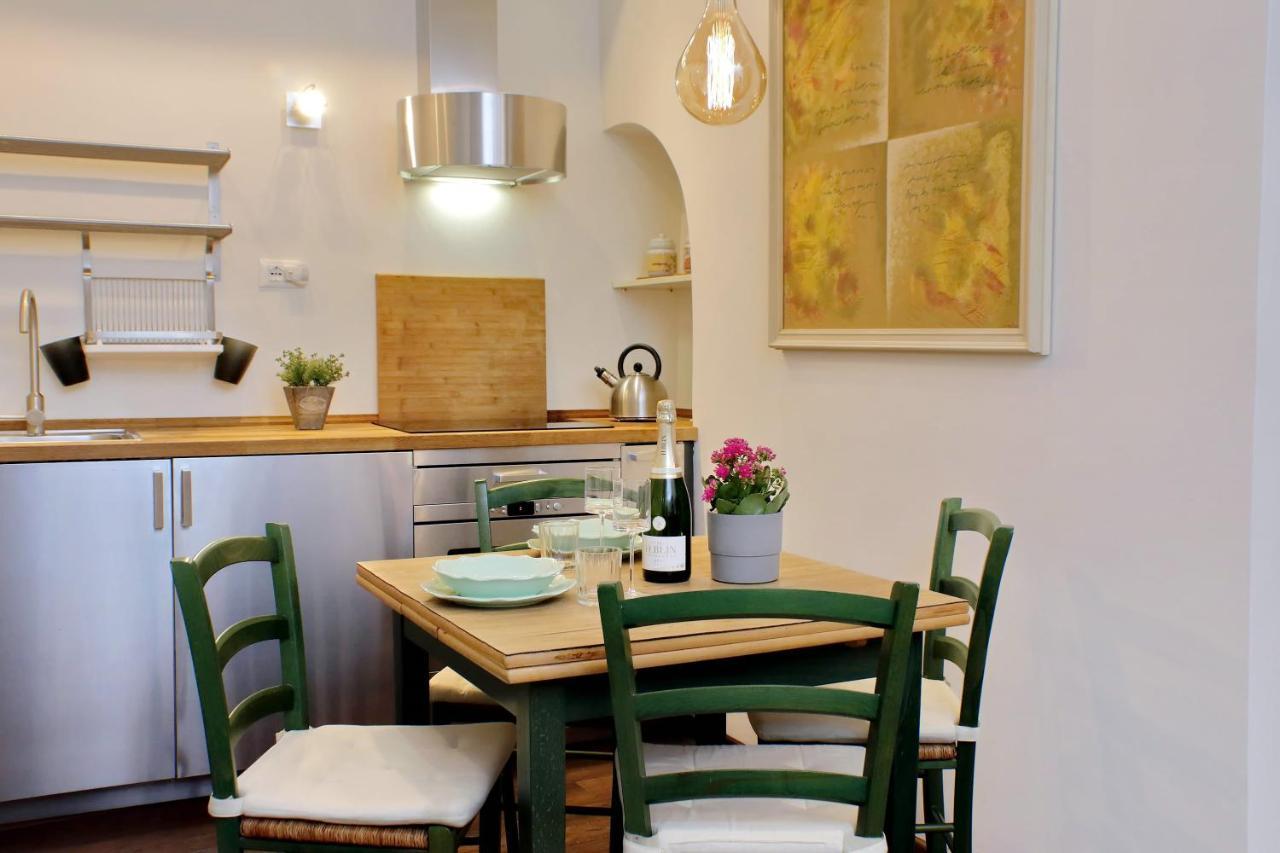 Ych-pretty Flat Close Pantheon Apartment