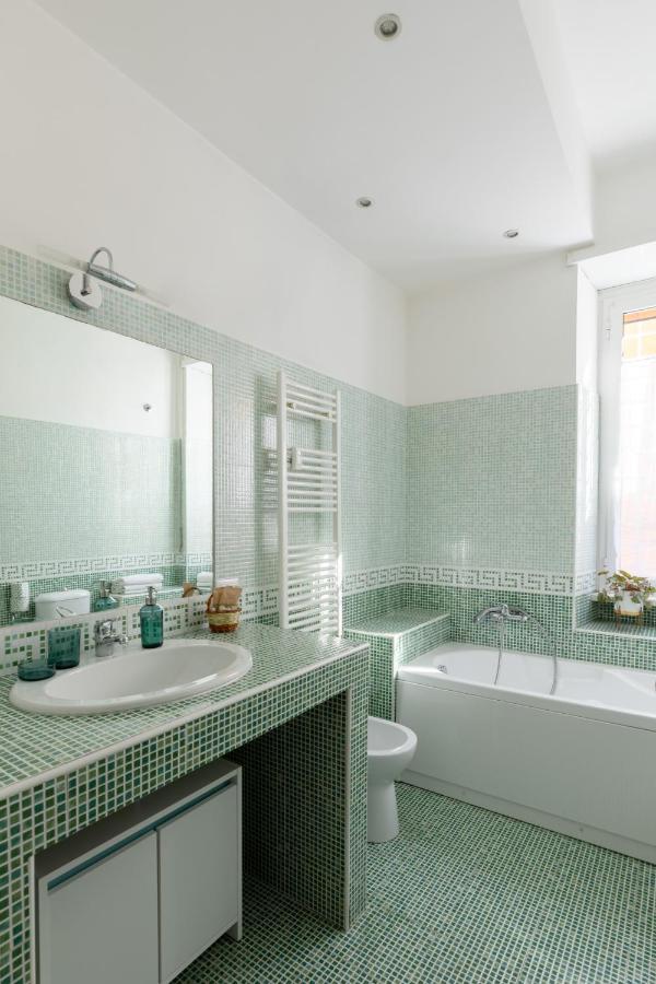 Domus Vaticana Apartment *