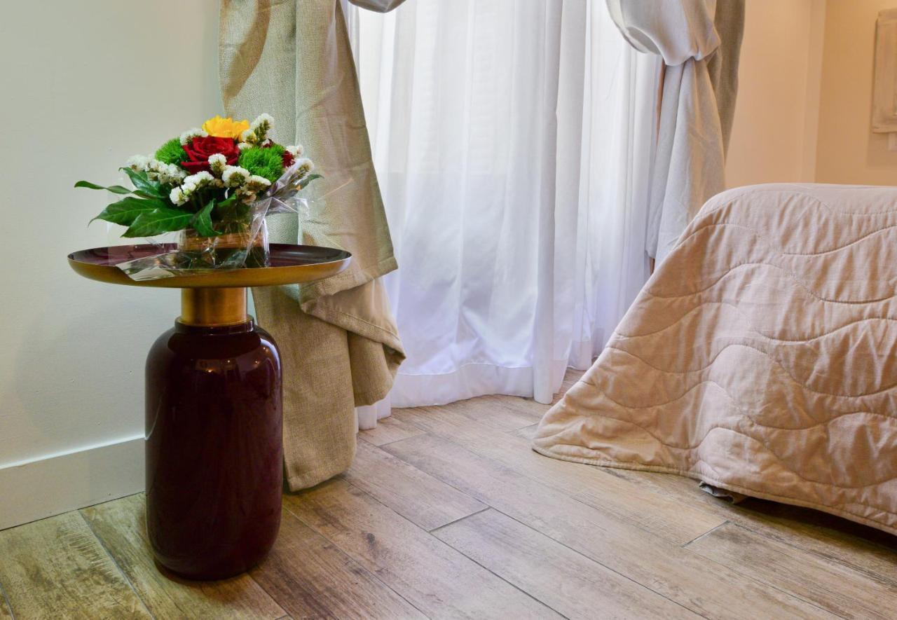Spagna Ave Bed & Breakfast Rome